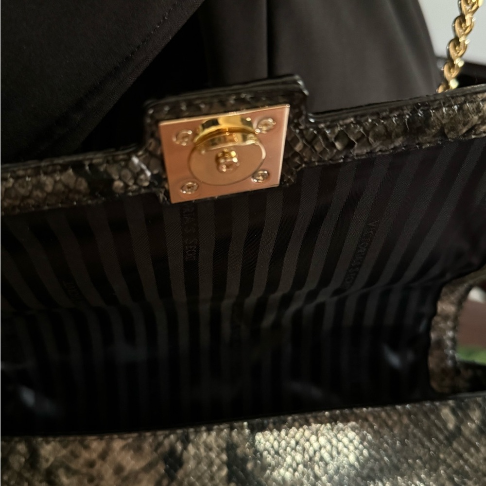 Victoria’s Secret Purse + Coinpurse - Picture 8 of 9